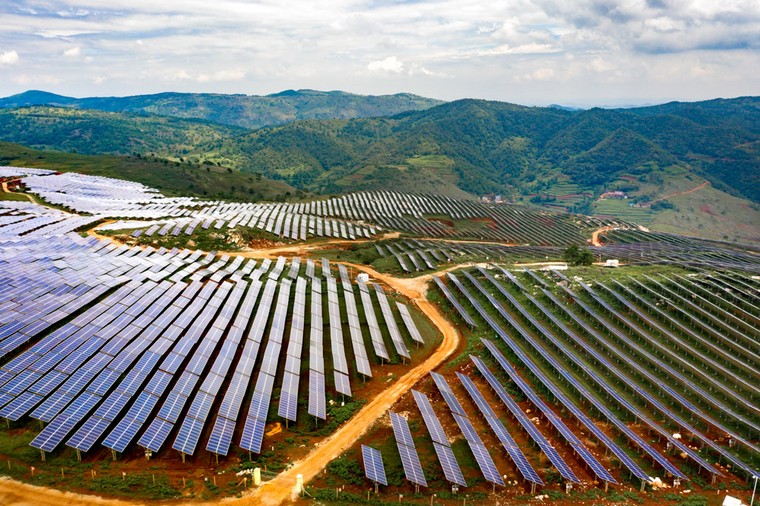 光伏成本造價(jià)標(biāo)準(zhǔn)，光伏100萬兆瓦造價(jià)，一百畝光伏造價(jià)