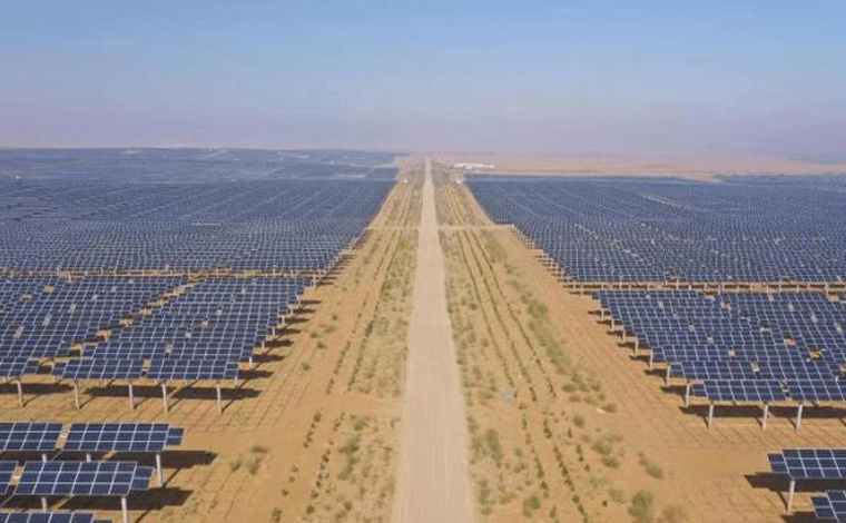 沙漠中國(guó)的光伏電站 沙漠中國(guó)的光伏電站